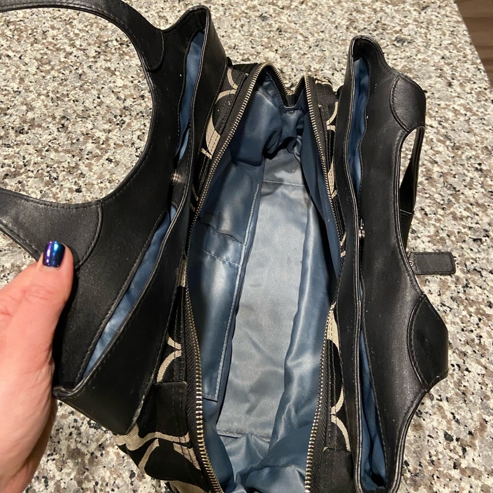 Authentic Coach Purse - Signature Collection🖤💙 - Picture 4 of 5